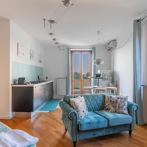 casatella-monolocale-con-letto-matrimoniale-angolo.it-lombardy.com/